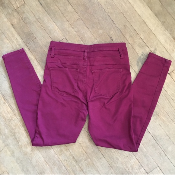 BUNDLE 2/$25! No Boundaries Burgundy Jnr 7… - Picture 4 of 8